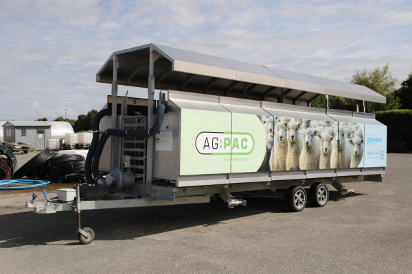 29 AgPAC Trailer Exterior